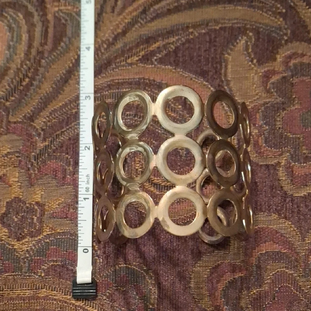 Elegant Gold Circle Cuff Bracelet